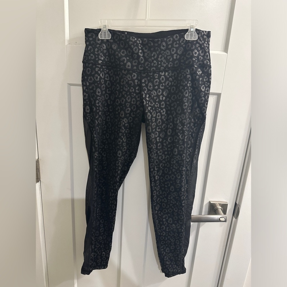 Victoria sport leopard workout leggings L